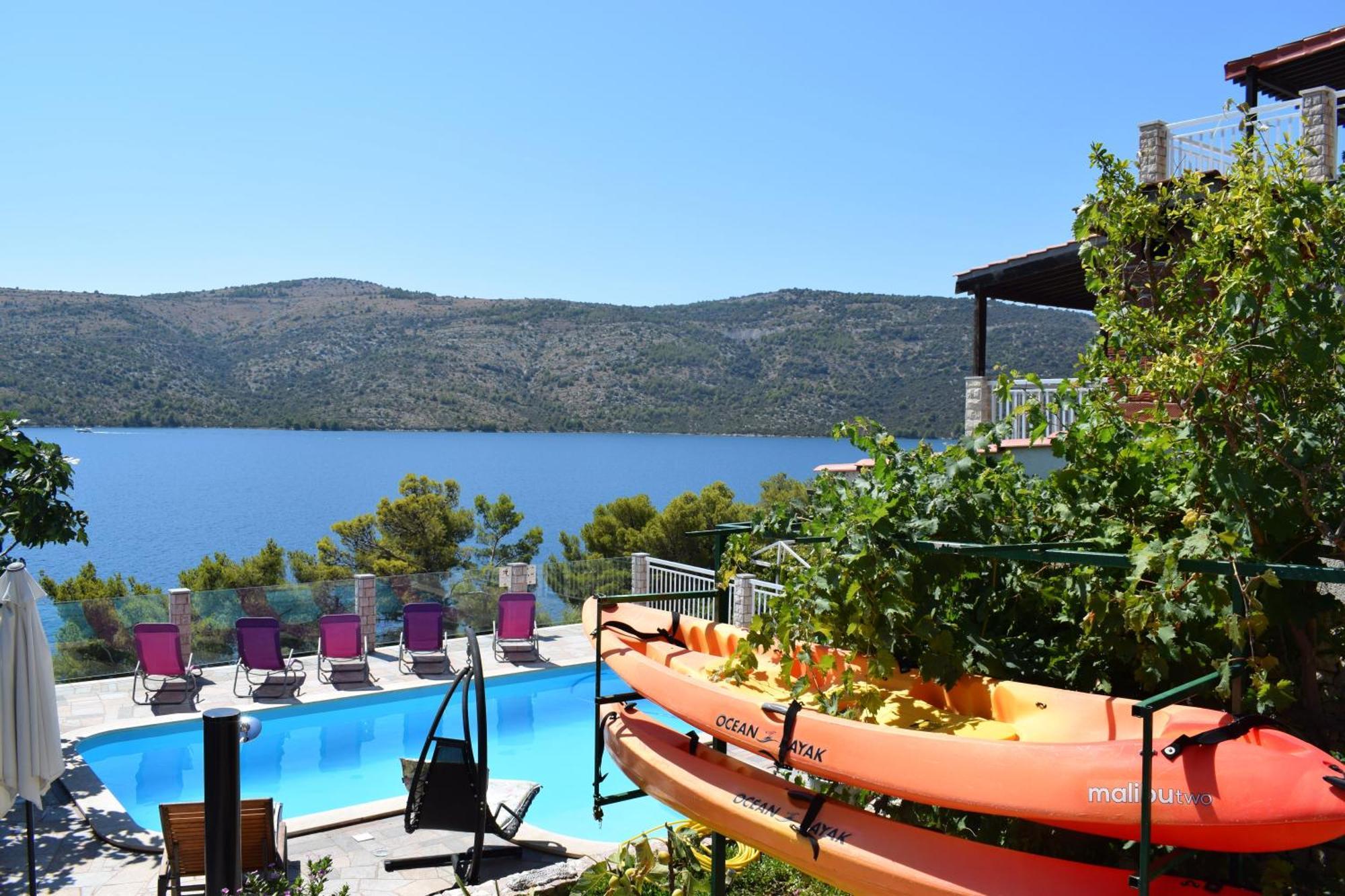 Seaside Lara Mit Beheiztem Swimmingpool Holiday home Poljica (Trogir)